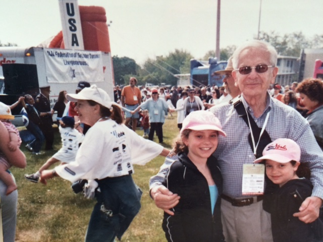 Sam Hershenhorn, 90, and granddaughters at the 2014 Walk for Israel, in downtown Toronto. (courtesy) Sam Hershenhorn, 90, and granddaughters at the 2014 Walk for Israel, in downtown Toronto. (courtesy)