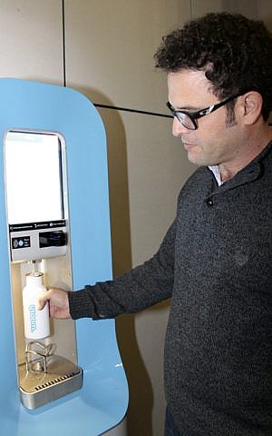 Woosh co-founder and CEO Itay Tayas-Zamir at Sinclair Community College in Dayton on February 1, 2016. (Marshall Weiss, The Dayton Jewish Observer)