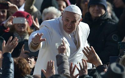 Pope Francis arrives for an audience to the Padre Pio Prayer Groups, on February 6, 2016 in Vatican. (TIZIANA FABI / AFP)