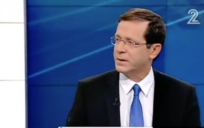 Zionist Union leader Isaac Herzog interviewed on February 6, 2016 (Channel 2 screenshot)