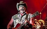 Ted Nugent (CC BY-SA, Larry Philpot of www.soundstagephotography.com via Wikimedia Commons)