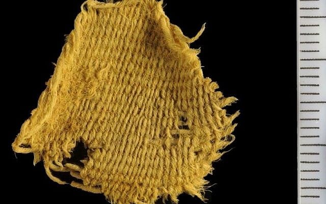 An undyed wool textile found at Site 34; this type of fabric is the most common to be found at Iron Age Timna. (Clara Amit/Israel Antiquities Authority) An undyed wool textile found at Site 34; this type of fabric is the most common to be found at Iron Age Timna. (Clara Amit/Israel Antiquities Authority)