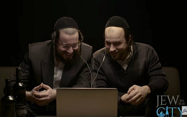 'Hasidic Jews Watch "Fiddler on the Roof" for the First Time' (YouTube)