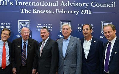 Knesset Speaker Yuli Edelstein (third from left) with (from left) opposition leader Isaac Herzog (Labor), IAC Chairman George Shultz, IDI International Board Chair Bernard Marcus, IDI Israeli Board Chair Amir Elstein and IDI President Yohanan Plesner, at the Israel Democracy Institute's advisory council meeting, February 14, 2016. (Yossi Zellinger)