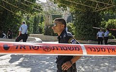 Illustrative photo of police officers at Liberty Bell Park in Jerusalem, July 24, 2013 (Zuzana Janku/Flash90)