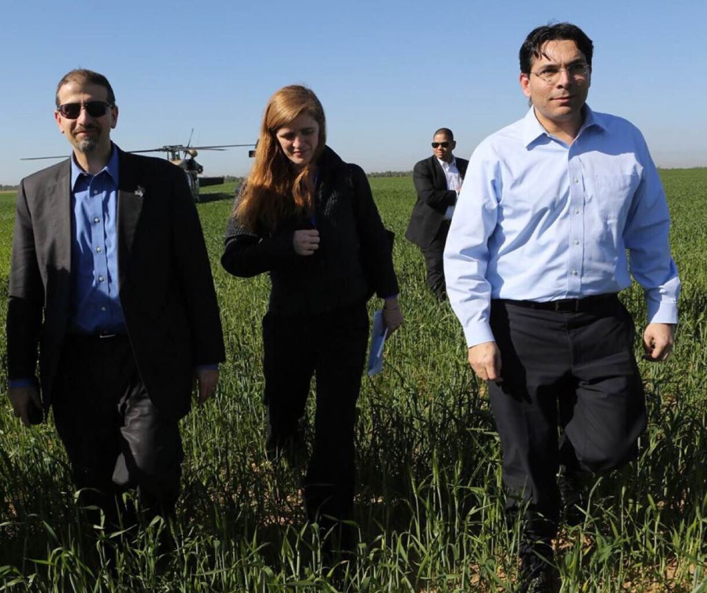 US ambassador to Israel Dan Shapiro (L), US ambassador to the UN Samantha Power (C) and Israeli ambassador to the UN Danny Danon on February 16, 2016 (Avi Dudi)