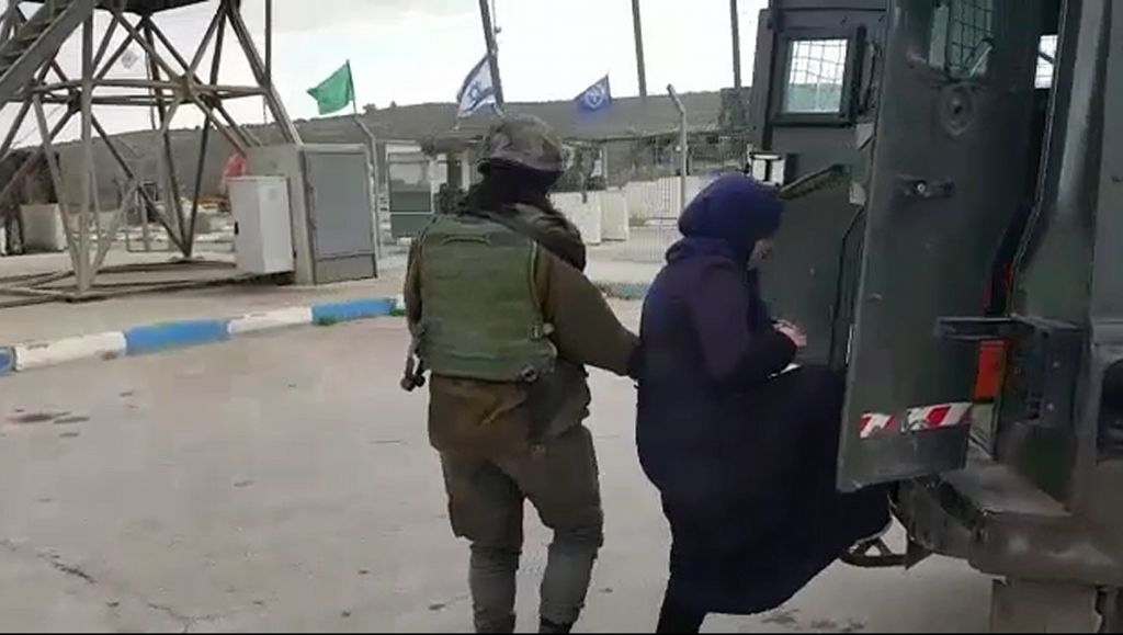 Palestinian teen girl arrested with knife in West Bank | The Times of ...