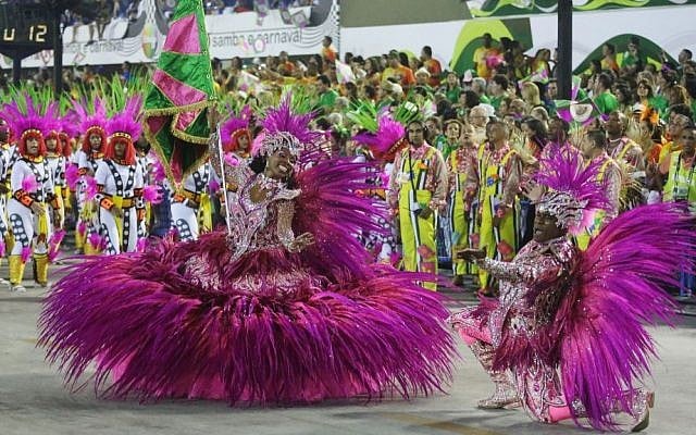 A performance by the Mangueira samba school in Rio. (Riotur)