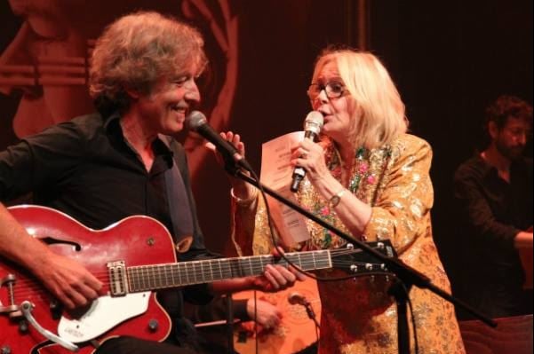 Katta qora eshak bilan porno Qattiq shimlar va eshaklarning jinsiy aloqa fotosuratlari