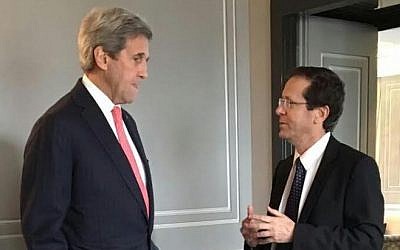US Secretary of State John Kerry (L) and Zionist Union leader Isaac Herzog on February 3, 2016 (Courtesy) US Secretary of State John Kerry (L) and Zionist Union leader Isaac Herzog on February 3, 2016 (Courtesy)