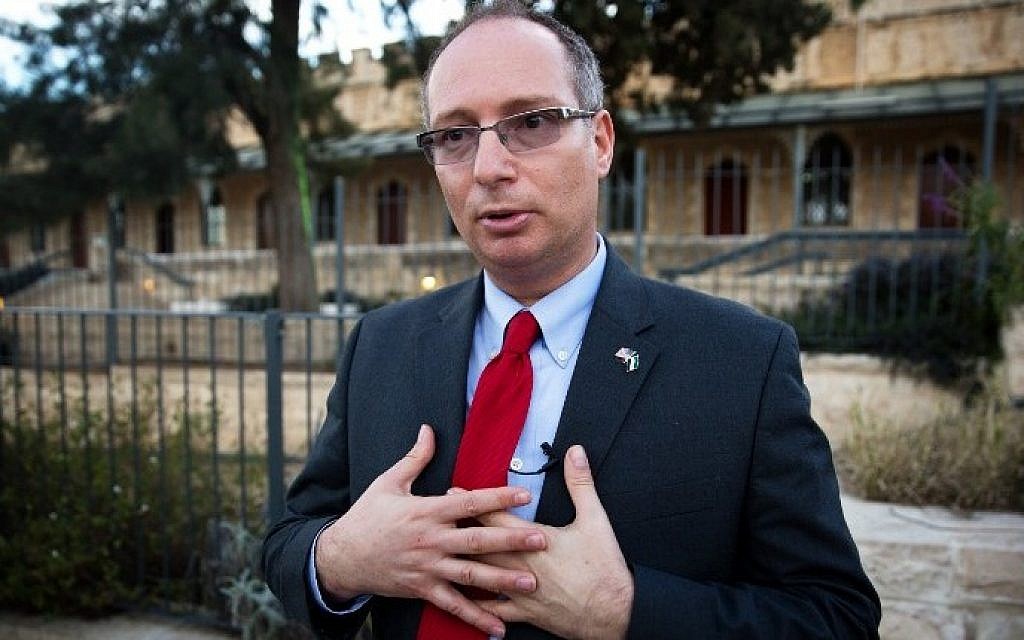 Israeli-American businessman Moti Kahana, the founder of the Amaliah humanitarian organisation, gives an interview to AFP in Jerusalem on February 18, 2016. (Menahem Kahana/AFP) Israeli-American businessman Moti Kahana, the founder of the Amaliah humanitarian organisation, gives an interview to AFP in Jerusalem on February 18, 2016. (Menahem Kahana/AFP)