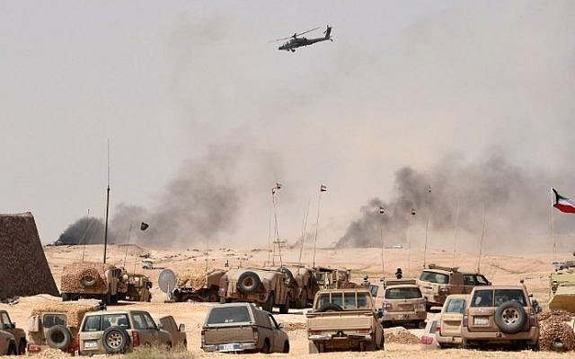 An apache helicopter flying during the Northern Thunder military exercises in Hafr al-Batin, 500 kilometers northeast of the Saudi Capital Riyadh on March 10, 2016. (AFP / FAYEZ NURELDINE) An apache helicopter flying during the Northern Thunder military exercises in Hafr al-Batin, 500 kilometers northeast of the Saudi Capital Riyadh on March 10, 2016. (AFP / FAYEZ NURELDINE)