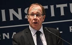 New Zealand's Foreign Minister Murray McCully speaks to the Lowy Institute in Sydney on March 15, 2016. (AFP/WILLIAM WEST)