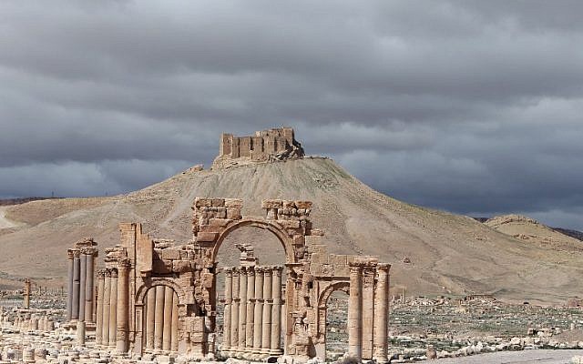 A partial view of the ancient oasis city of Palmyra, 215 kilometers (133 miles) northeast of Damascus, Syria, March 14, 2014. (AFP/Joseph EID) A partial view of the ancient oasis city of Palmyra, 215 kilometers (133 miles) northeast of Damascus, Syria, March 14, 2014. (AFP/Joseph EID)