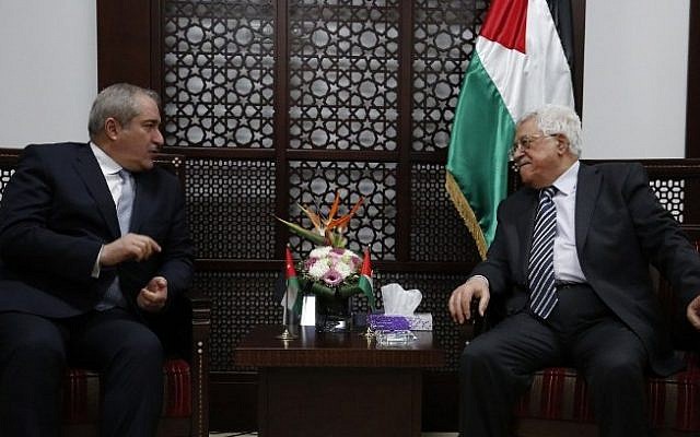 Jordanian Foreign Minister Nasser Judeh (L) meets with Palestinian Authority President Mahmoud Abbas in the West Bank city of Ramallah on March 24, 2016. (AFP / ABBAS MOMANI) Jordanian Foreign Minister Nasser Judeh (L) meets with Palestinian Authority President Mahmoud Abbas in the West Bank city of Ramallah on March 24, 2016. (AFP / ABBAS MOMANI)