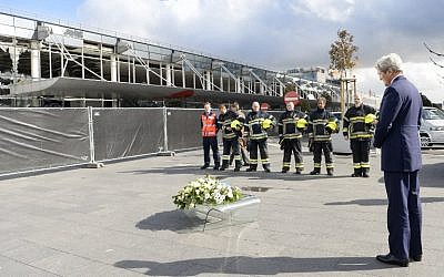 US Secretary of State John Kerry attends a ceremony at the Brussels National Airport to pay tribute to the victims of the terrorist attacks on March 25, 2016 in Zaventem. (AFP/BELGA/POOL FREDERIC SIERAKOWSKI)