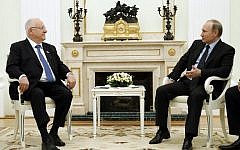 President Reuven Rivlin, left, meets with Russian President Vladimir Putin at the Kremlin in Moscow, on March 16, 2016. (AFP/ POOL / MAXIM SHIPENKOV)