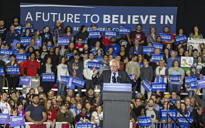 Democratic presidential candidate Bernie Sanders speaks at a campaign stop Saturday, March 26, 2016, in Madison, Wisconsin (AP Photo/Andy Manis)