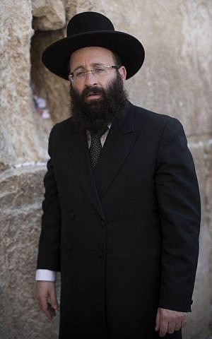 Rabbi Shmuel Rabinowitz, the rabbi of the Western Wall, June 20, 2013. (Yonatan Sindel/Flash90)