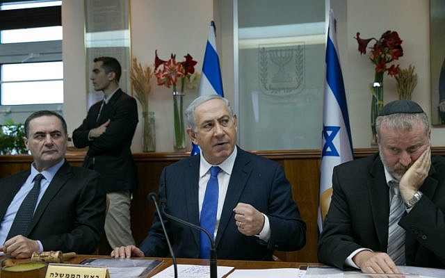 Prime Minister Benjamin Netanyahu leads the weekly cabinet meeting at PM Netanyahu's office in Jerusalem on January 24, 2016. (Ohad Zwigenberg/POOL) Prime Minister Benjamin Netanyahu leads the weekly cabinet meeting at PM Netanyahu's office in Jerusalem on January 24, 2016. (Ohad Zwigenberg/POOL)