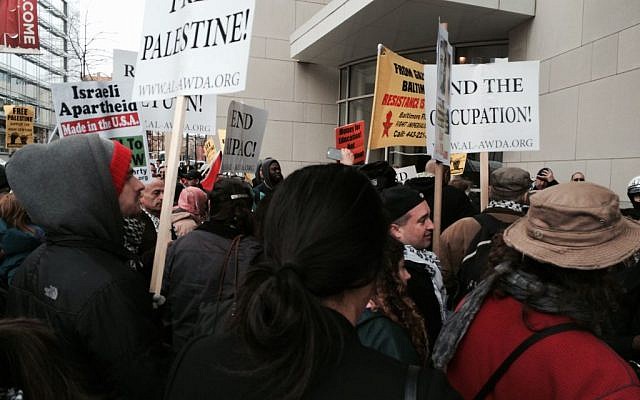 Anti-Israel protesters rally outside the annual AIPAC conference on March 20, 2016 (Eric Cortellessa/Times of Israel) Anti-Israel protesters rally outside the annual AIPAC conference on March 20, 2016 (Eric Cortellessa/Times of Israel)