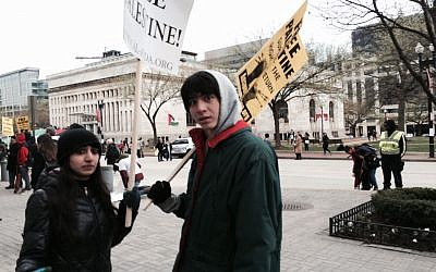 Anti-Israel protesters rally outside the annual AIPAC conference on March 20, 2016 (Eric Cortellessa/Times of Israel) Anti-Israel protesters rally outside the annual AIPAC conference on March 20, 2016 (Eric Cortellessa/Times of Israel)