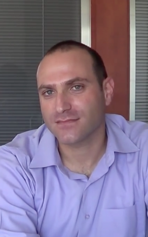 Ronen Gan-El, an Israeli living in Brussels. (Screen capture: YouTube)
