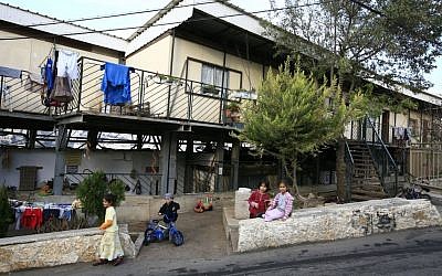 Trailer homes in the Tel Rumeida neighborhood of Hebron on November 19 2007. (Nati Shohat/Flash90)
