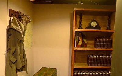 An Anne Frank-themed 'escape room' bunker in the town of Valkenswaard, 140 kilometers (87 miles) south of Amsterdam (YouTube screencap)