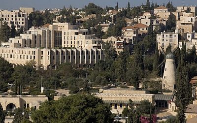 The exterior of the Inbal Jerusalem Hotel (Pinybal/Wikimedia Commons)