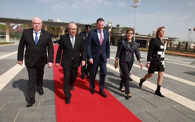 Cypriot Parliament President Yiannakis L. Omirou and Knesset Speaker Yuli Edelstein, March 3, 2016. (Itzik Harari)