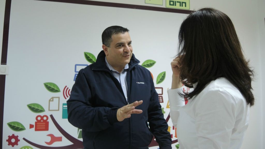 Hans Shakur, left, runs Mobile Mondays in Nazareth, the local chapter of an international networking movement for tech workers. (Melanie Lidman/Times of Israel) Hans Shakur, left, runs Mobile Mondays in Nazareth, the local chapter of an international networking movement for tech workers. (Melanie Lidman/Times of Israel)
