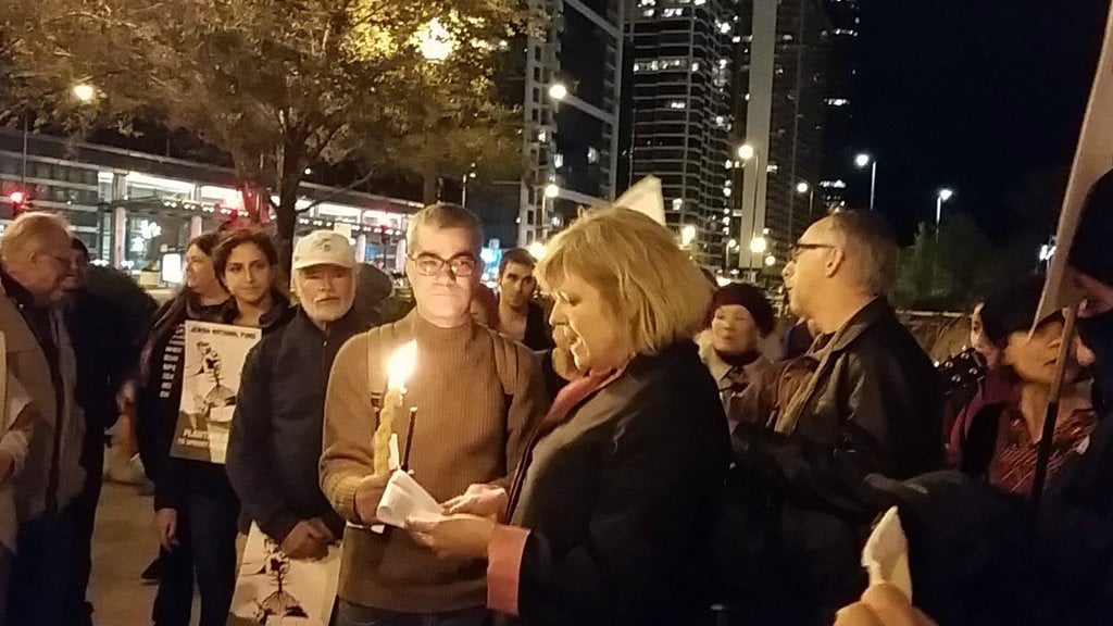 Rabbi Brant Rosen, founder the non-Zionist Tzedek Chicago synagogue, and members of the congregation perform 'havdalah' at a Jewish Voice for Peace rally. (JVP Chicago) Rabbi Brant Rosen, founder the non-Zionist Tzedek Chicago synagogue, and members of the congregation perform 'havdalah' at a Jewish Voice for Peace rally. (JVP Chicago)