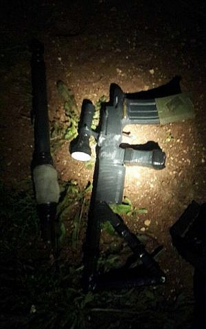 A gun found by IDF soldiers on the person of a Palestinian man arrested in the West Bank on Wednesday, March 23, 2016 (IDF)
