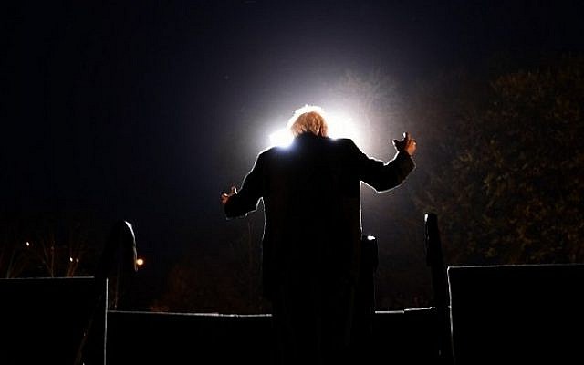 US Democratic presidential candidate Bernie Sanders addresses a campaign rally at the Saint Mary's Park in Bronx, New York,on March 31, 2016. (AFP / Jewel Samad)