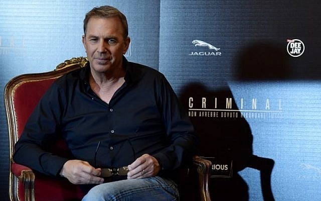 US actor Kevin Costner poses during the photocall of the film "Criminal" in Rome on April 8, 2016. (AFP PHOTO / TIZIANA FABI) US actor Kevin Costner poses during the photocall of the film "Criminal" in Rome on April 8, 2016. (AFP PHOTO / TIZIANA FABI)