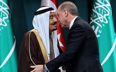 Turkish President Recep Tayyip Erdogan, right, shakes hands with King Salman of Saudi Arabia after the Saudi monarch received Turkey's highest state medal during a ceremony at the presidential complex in Ankara on April 12, 2016. AFP / ADEM ALTAN) Turkish President Recep Tayyip Erdogan, right, shakes hands with King Salman of Saudi Arabia after the Saudi monarch received Turkey's highest state medal during a ceremony at the presidential complex in Ankara on April 12, 2016. AFP / ADEM ALTAN)