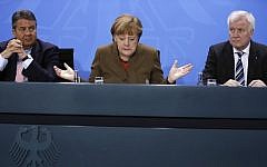 German Vice Chancellor, Economy and Energy Minister Sigmar Gabriel, German Chancellor Angela Merkel and Bavarian state premier and leader of the conservative Christian Social Union (CSU) Horst Seehofer give a press conference on April 14, 2016 at the Chancellery in Berlin. (AFP/ ODD ANDERSEN)
