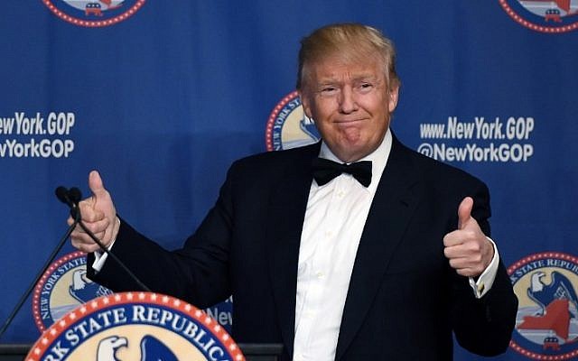 US Republican presidential candidate Donald Trump gives the thumbs up during the 2016 New York State GOP Annual Gala at the Grand Hyatt in New York April 14, 2016. (AFP PHOTO / TIMOTHY A. CLARY)