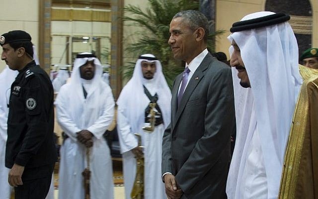 US President Barack Obama (C) walks with King Salman bin Abdulaziz Al-Saud of Saudi Arabia (R) at Erga Palace in Riyadh, April 20, 2016. Obama arrived in Saudi Arabia for a two day visit hoping to ease tensions with longtime ally Riyadh (AFP PHOTO / Jim Watson)