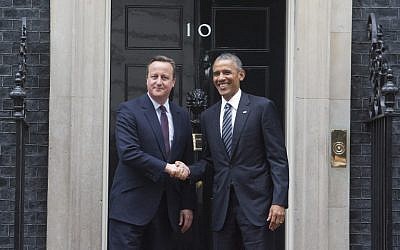 Britain's Prime Minister David Cameron (L) and US President Barack Obama (R) shake hands on the step outside 10 Downing Street as Obama arrives for talks in central London on April, 22, 2016. (AFP PHOTO / JUSTIN TALLIS) Britain's Prime Minister David Cameron (L) and US President Barack Obama (R) shake hands on the step outside 10 Downing Street as Obama arrives for talks in central London on April, 22, 2016. (AFP PHOTO / JUSTIN TALLIS)