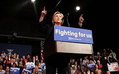 Democratic presidential candidate Hillary Clinton speaks at SUNY Purchase on March 31, 2016 in Purchase, New York. (Spencer Platt/Getty Images/AFP)