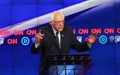 Democratic Presidential candidate Sen. Bernie Sanders (D-VT) debates Hillary Clinton during the CNN Democratic Presidential Primary Debate at the Duggal Greenhouse in the Brooklyn Navy Yard on April 14, 2016 in New York City. (Justin Sullivan/Getty Images/AFP)