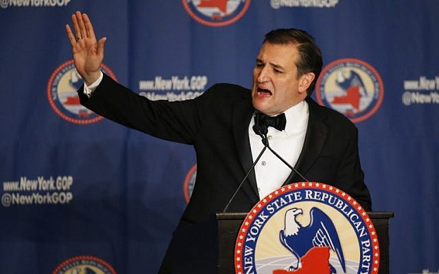 Republican presidential candidate Sen. Ted Cruz (R-TX) waves to the guests after speaking at the 2016 annual New York State Republican Gala on April 14, 2016 in New York City. (Eduardo Munoz Alvarez/Getty Images/AFP)