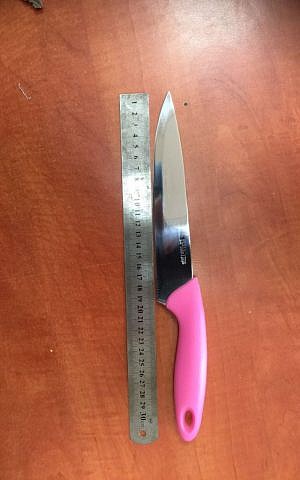 A knife found on a Palestinian near Jerusalems Damascus Gate on April 8, 2016 (Courtesy/Israel Police)
