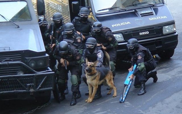 Illustrative photo of Brazil's BOPE forces (Special Police Operations Battalion) during a police raid (CC-BY, Diário de um PM/Wikimedia) Illustrative photo of Brazil's BOPE forces (Special Police Operations Battalion) during a police raid (CC-BY, Diário de um PM/Wikimedia)