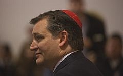 2016 Republican presidential candidate senator Ted Cruz listens during a campaign stop at the Jewish Center of Brighton Beach in the Brooklyn borough of New York, US, April 7, 2016. (Victor J. Blue/Bloomberg)