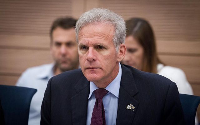 MK Michael Oren at a Foreign Affairs and Defense Committee meeting in the Knesset, November 19, 2015. (Miriam Alster/Flash90) MK Michael Oren at a Foreign Affairs and Defense Committee meeting in the Knesset, November 19, 2015. (Miriam Alster/Flash90)