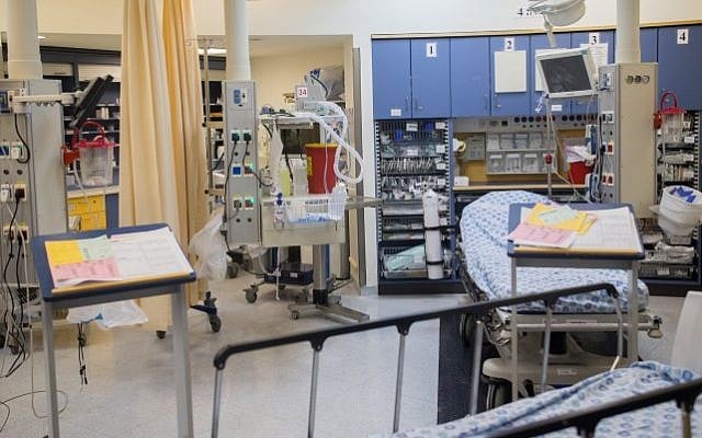 Illustrative photo of the trauma room at the Shaare Zedek Medical Center in Jerusalem, March, 2016. (Yonatan Sindel/Flash90)