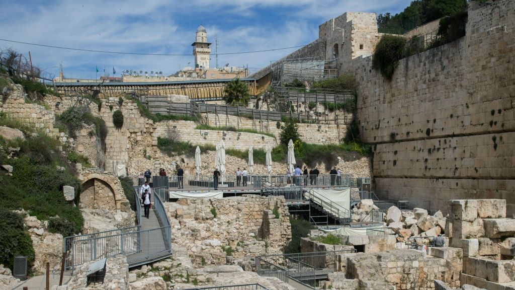 View of the current mixed-gender prayer section at the Western Wall in Jerusalem Old City on March 6, 2016. (Yonatan Sindel/Flash90) View of the current mixed-gender prayer section at the Western Wall in Jerusalem Old City on March 6, 2016. (Yonatan Sindel/Flash90)